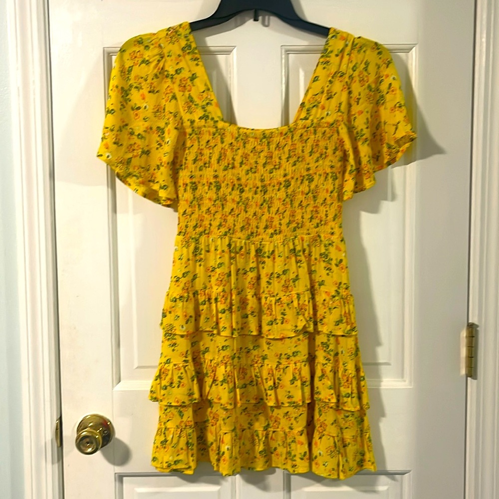 Adorable C & V yellow print summer dress. Junior size XS. Flows nicely. New
